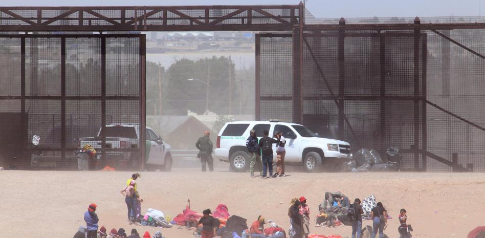 Sin respuesta de asilo de EU, migrantes extranjeros buscan asentarse en Cd Juárez: Colegio de la Frontera