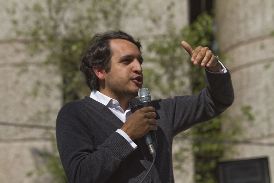 AMLO confirma que su hijo Andrés López Beltrán participará en Morena